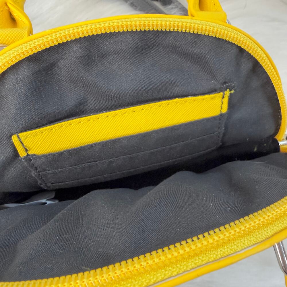 New Minion Mini Crossbody Bag From Universal Studios - Picture 4 of 11